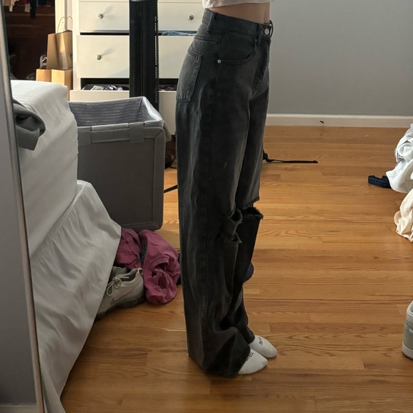 Black Washed jeans, two ripped holes ones on each side below knee cap. 5'3, 120 - Picture 2 of 7